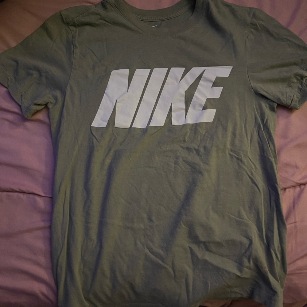 NIKE T-shirt